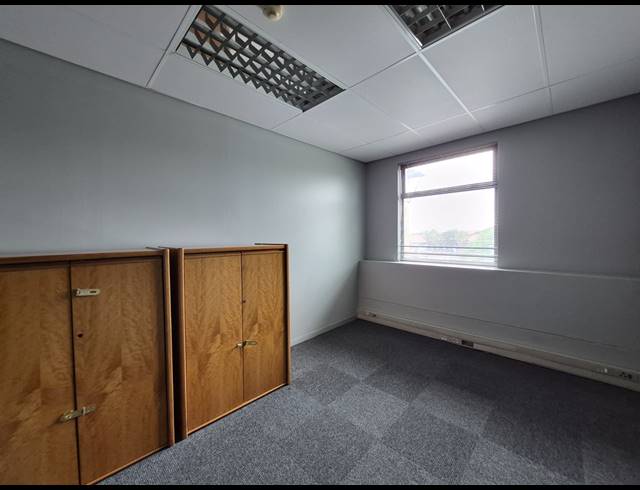 860M² OFFICE TO LET IN SUNNINGHILL